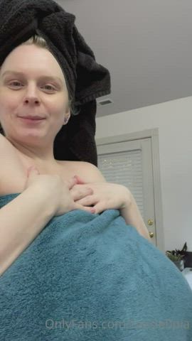 bathroom big tits blonde boobs huge tits nipples pregnant shower white girl clip
