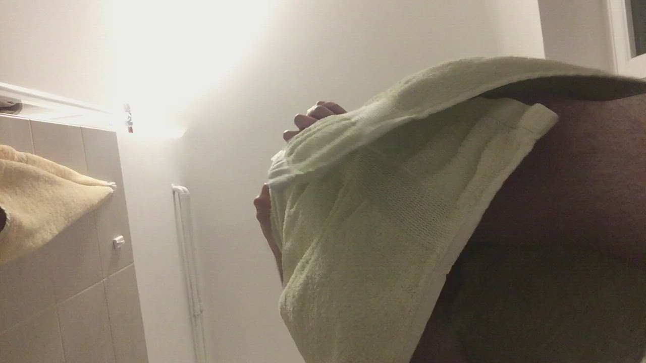 Cock Masturbating Shower clip
