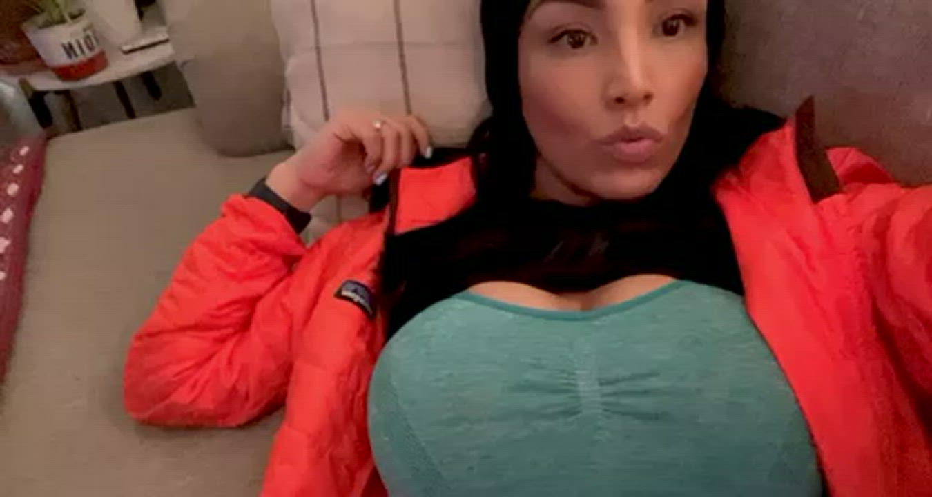 Hotwife Latina MILF clip