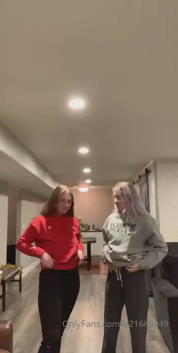 Ass Blonde Lesbians clip