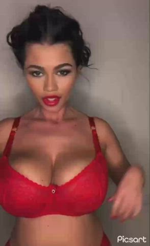 Big Tits Bouncing Tits Celebrity Fake Huge Tits Jiggling Zendaya clip