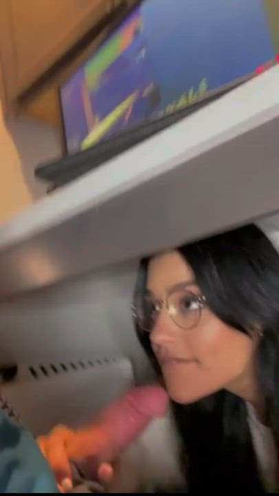 Under desk blowjob while in lesson