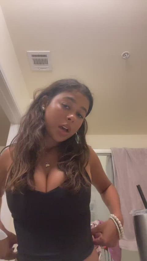 big tits natural tits tank top clip