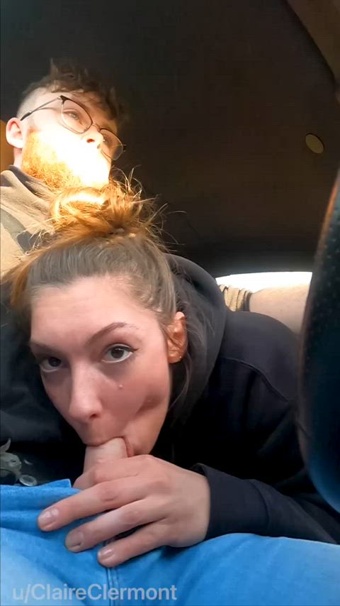 She loves sucking cock in the car