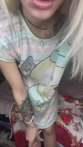 Hot blonde lifting shirt + full video in the comments