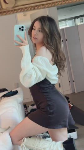 brunette legs selfie clip