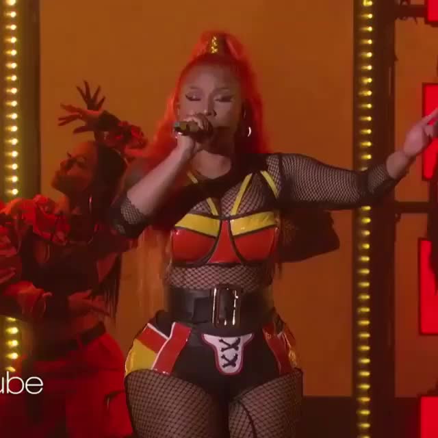 Nicki performing Ganja Burn at Ellen