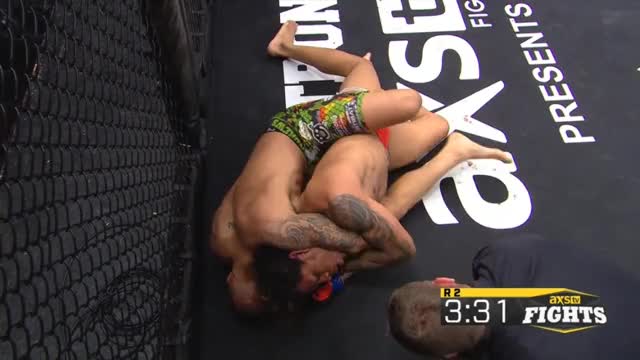  Nate Andrews def Chris Padilla to become new lightweight champ of CES