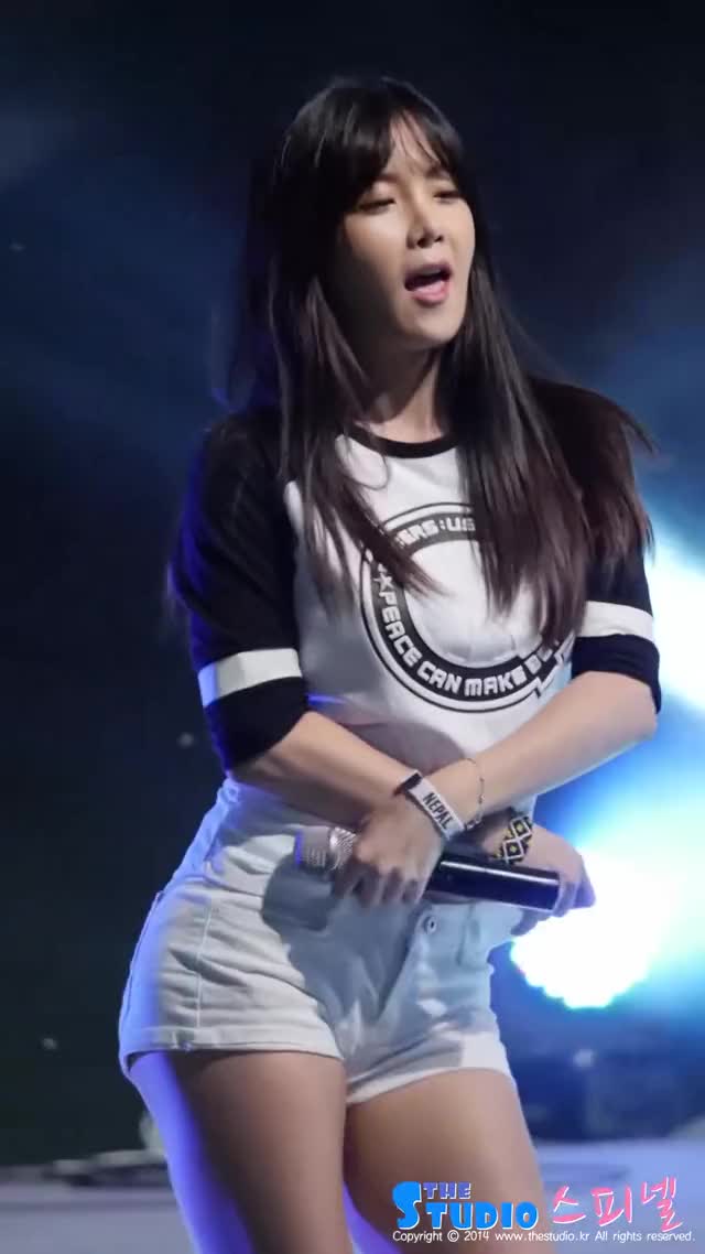 140905 Hyunyoung shirtlift 2 (A) loop