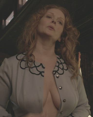 Big Tits Celebrity Cinema Cleavage MILF Redhead Tease clip