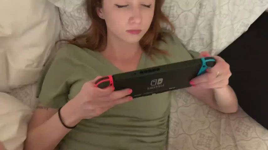 gamer girl pussy teen clip