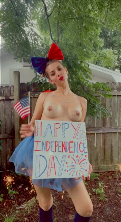 Wishing you a Happy Independence Day from r/PantyPeel!