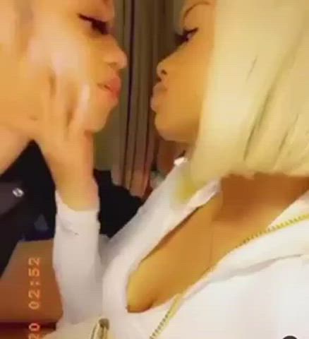 ebony girls kiss clip