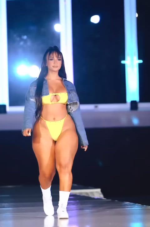 Fine ass Cami B being super thick on the runway … AGAIN😩