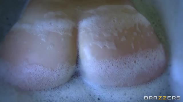 Amazing tits, great ass pornstar fucked in a bathtub