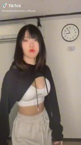 Dancing Japanese TikTok clip