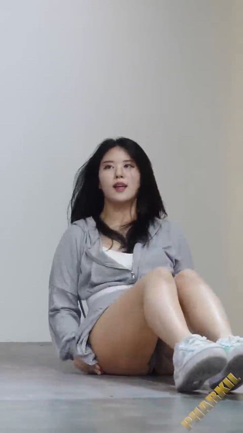 dancing tease upskirt kpop clip