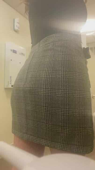 This skirt makes it so easy to bend me my desk