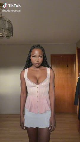 African Cute Sideboob clip