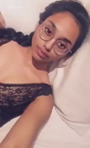 Amateur Big Tits Close Up Cute Indian MILF Masturbating Public Pussy clip