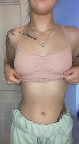 4'9 girl with tiny tits