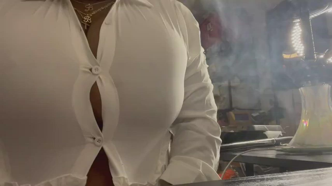 Big Tits Ebony Flashing Titty Drop clip