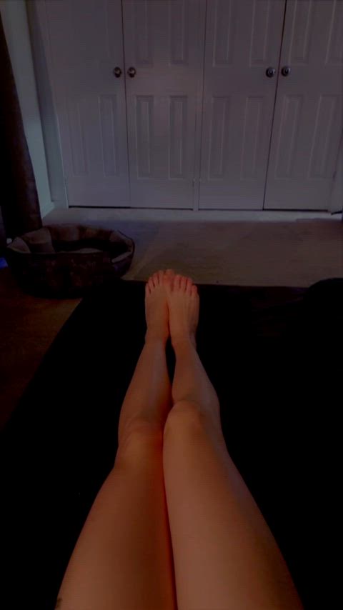 [22] the things I'd do for a foot rub