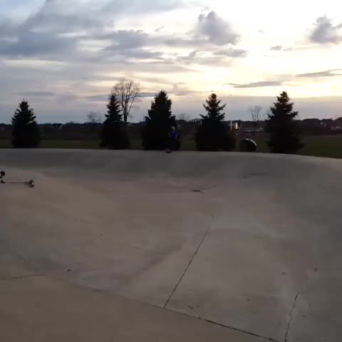 Mooning At Skate Park