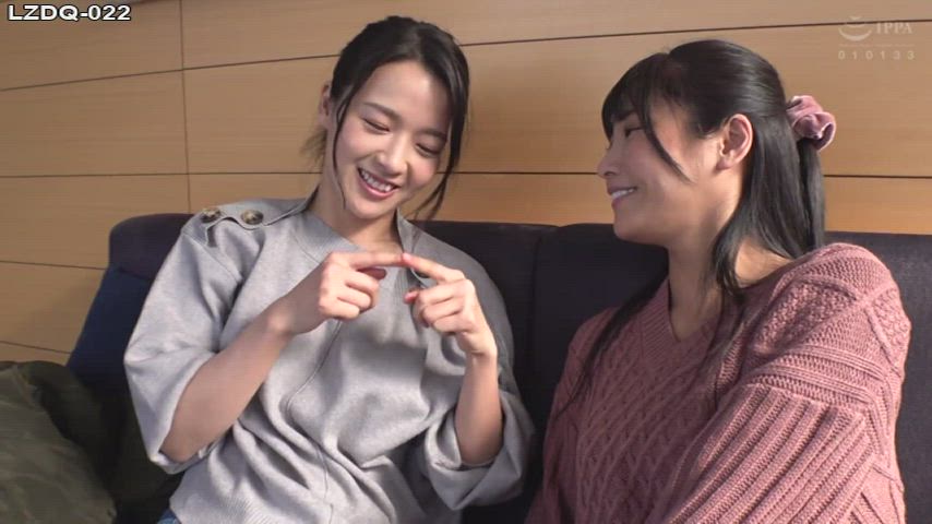 Japanese Kissing Lesbian clip
