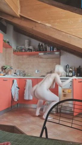 ass kitchen naked sideboob solo clip