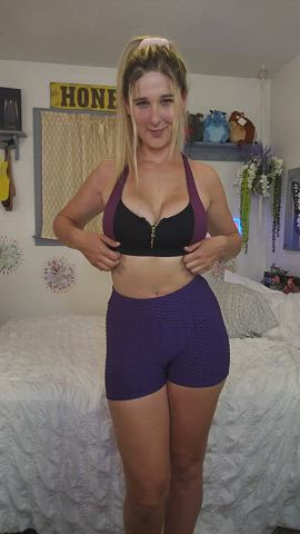 Natural Titty drop after the gym. say HI if you like my tits!