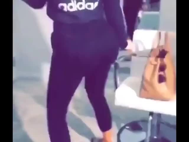 Khloe Kardashian shaking her ass