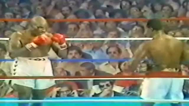 TOP 10 GREATEST HEAVYWEIGHTS IN BOXING HISTORY