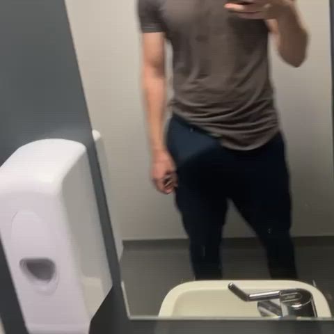 Only stare at my bulge if you’ll cum join me in the gym toilet ;)