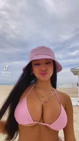 Big Tits Pink Teen TikTok clip