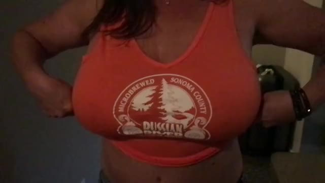 Trying me (F48)IRST titty drop video post. Let me know what you think!