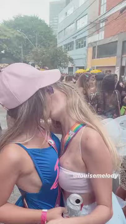 Brazilian girls kissing