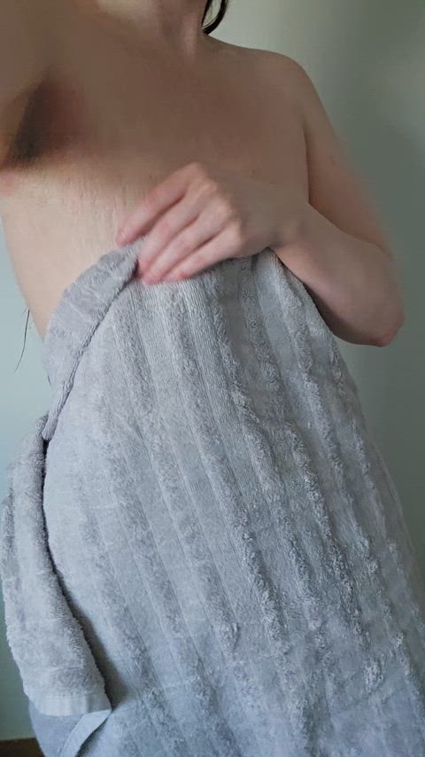 Oops I dropped my towel [f]