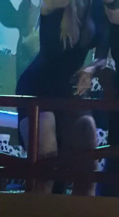 Light's man in nightclub spotted a girl dancing with no pants on