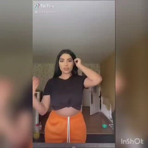 busty naomi akhtar dancing her ass off