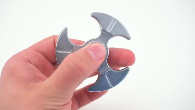 blade-fidget-spinner