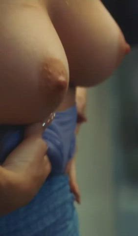 I'd love to get up close to Sydney Sweeney's perfect tits