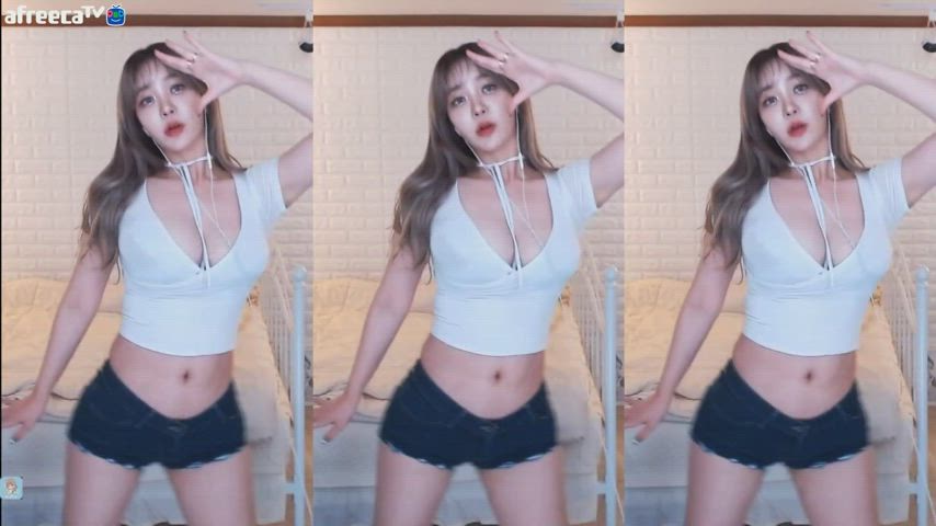 asian bouncing tits cute dancing korean model clip