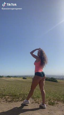 I’d straggle behind Jessie Rogers on a hike if that’s the view I’m getting
