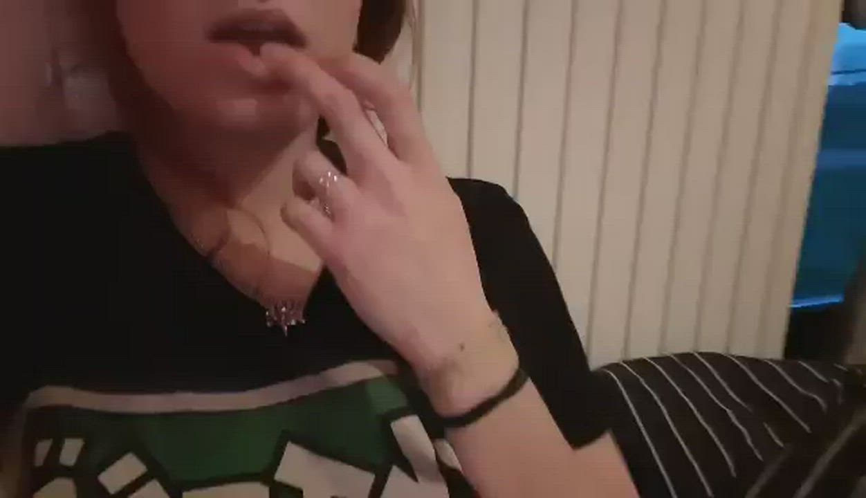 Amateur Fingering Masturbating clip