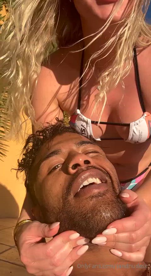 blonde kissing onlyfans clip