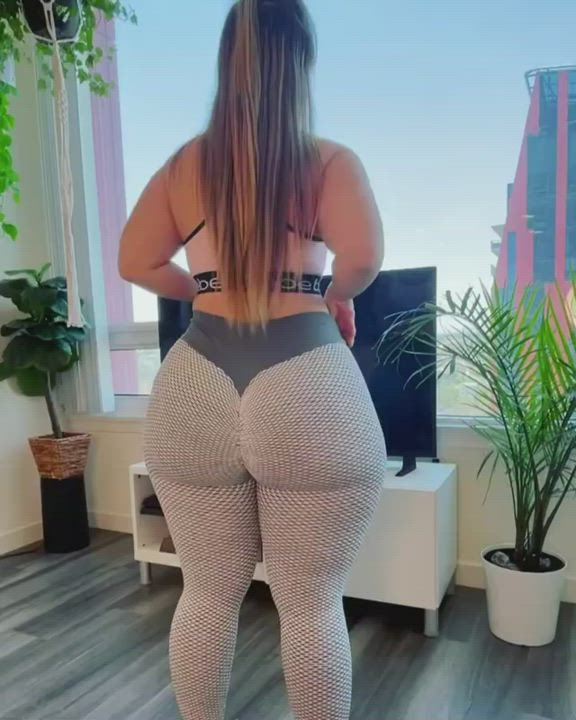 The tiktok leggings didn't do anything for one girl with a massive ass so I thought