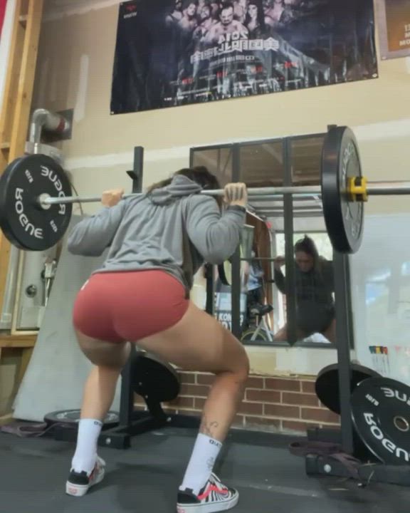kris statlander working out with her ass in the camera