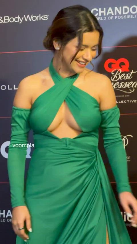 actress big tits bollywood busty celebrity desi indian punjabi sideboob thighs clip