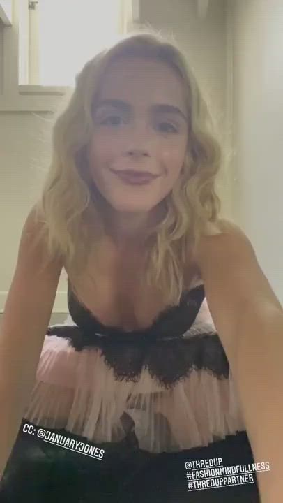 Kiernan Shipka loves showing off her tight cleavage 